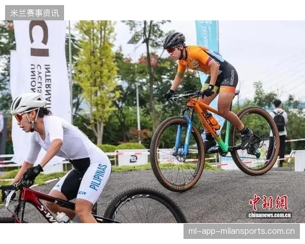 自行车短道冲刺抢位：速战速决，快意驰骋